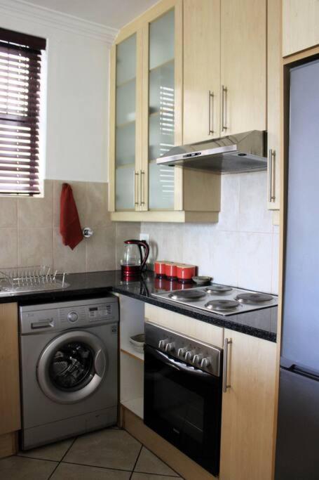 Contemporary Central Apartment By Arpa Hospitalities 스텔렌보스 외부 사진